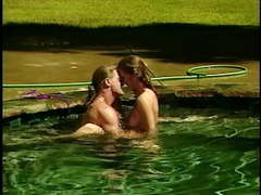 Horny couple fuck in outdoor pool
