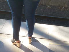 Loira madura coroa bunda gg jeans apertado 2