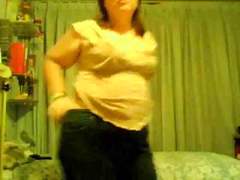 Mature and plumpy housewife going freaky on the camera