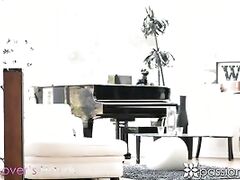 Smoking hot Janice Griffith squirts all around her boyfriend's cock