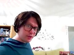 Yorkshire nerd cums into big babes mouth